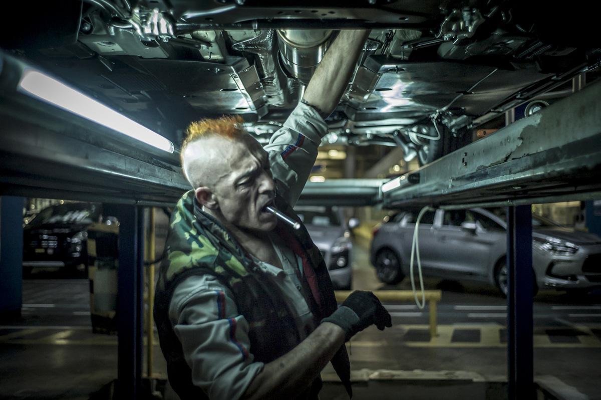 HELLE_EXPOPEUGEOT_001