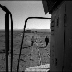 Un train de marchandise dans le désert d'Atacama au Chili en 1998