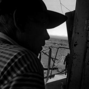 Un train de marchandise dans le désert d'Atacama au Chili en 1998