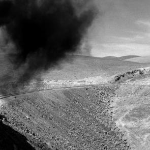 Un train de marchandise dans le désert d'Atacama au Chili en 1998