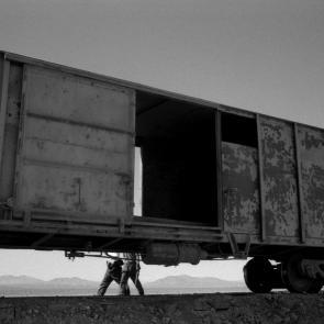 Un train de marchandises dans le désert d'Atacama au Chili, en 1998