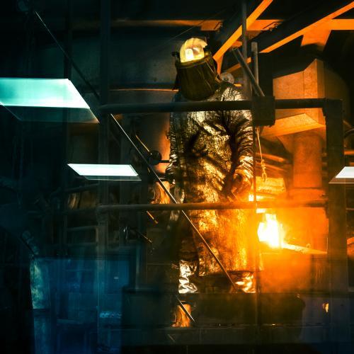 Ouvrier dans l'Usine de production de laine de roche de Saint-Eloy-les-Mines