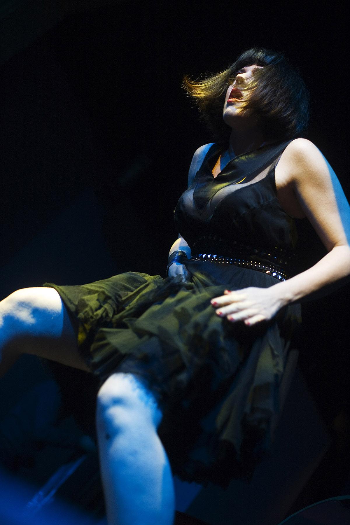 ACERBIS_BURLESQUE_004