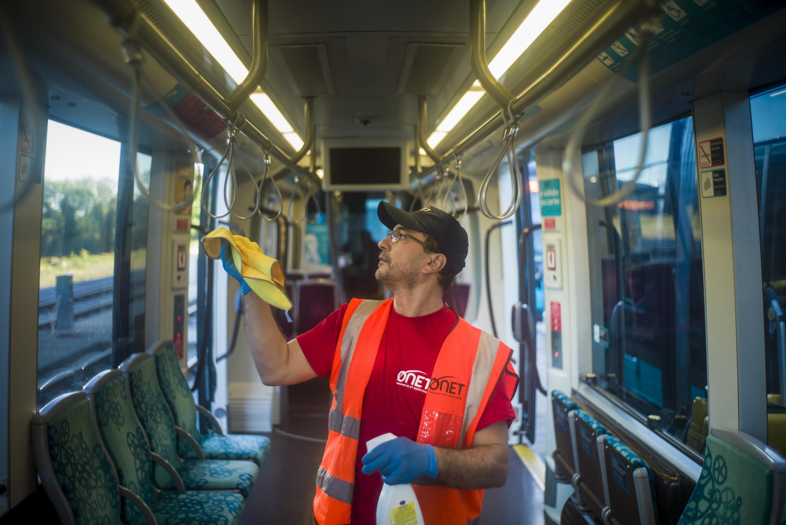 Les essentiels invisibles