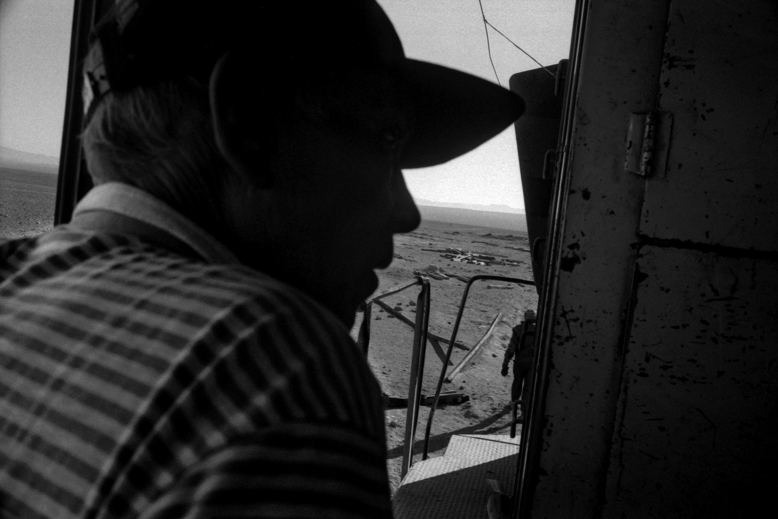 Un train de marchandise dans le désert d'Atacama au Chili en 1998