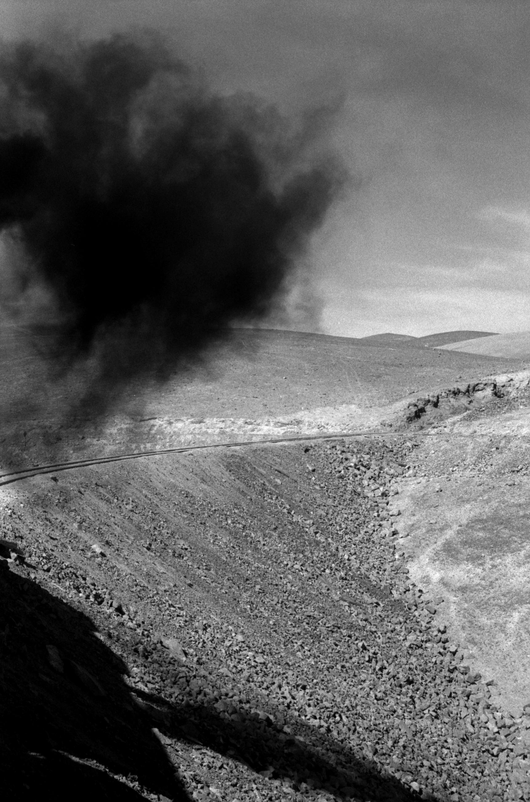 Un train de marchandise dans le désert d'Atacama au Chili en 1998