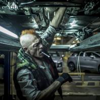 HELLE_EXPOPEUGEOT_001